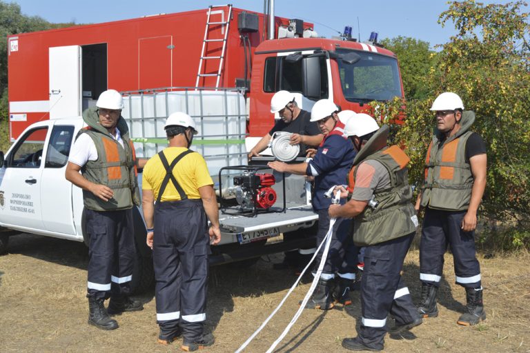 Учение в Павликени показа  как се действа при наводнение