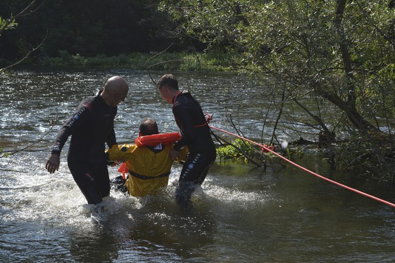 Учение в Павликени показа  как се действа при наводнение
