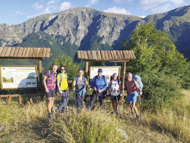 Общество | С три похода отбелязаха празника на туристическото движение у нас