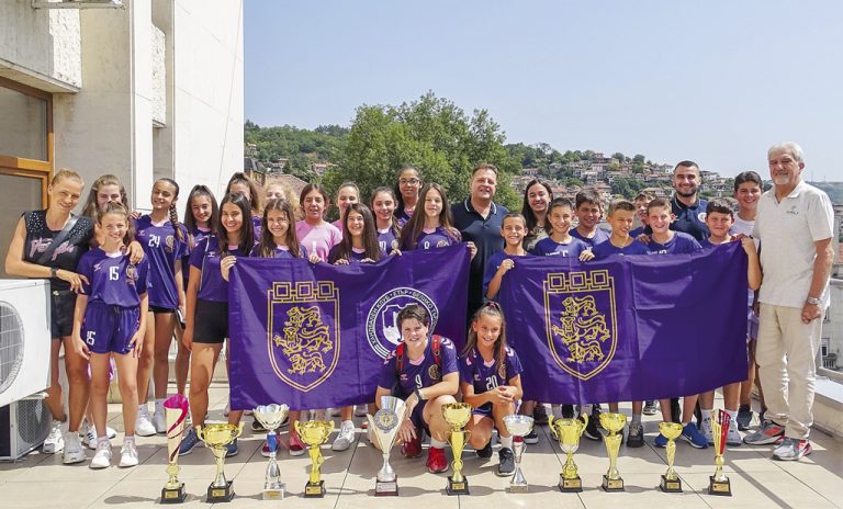 Атанас Атанасов – президент на ХК “Етър-64”: “Пирамидата при нас е сериозно изградена и титлите не са случайно”