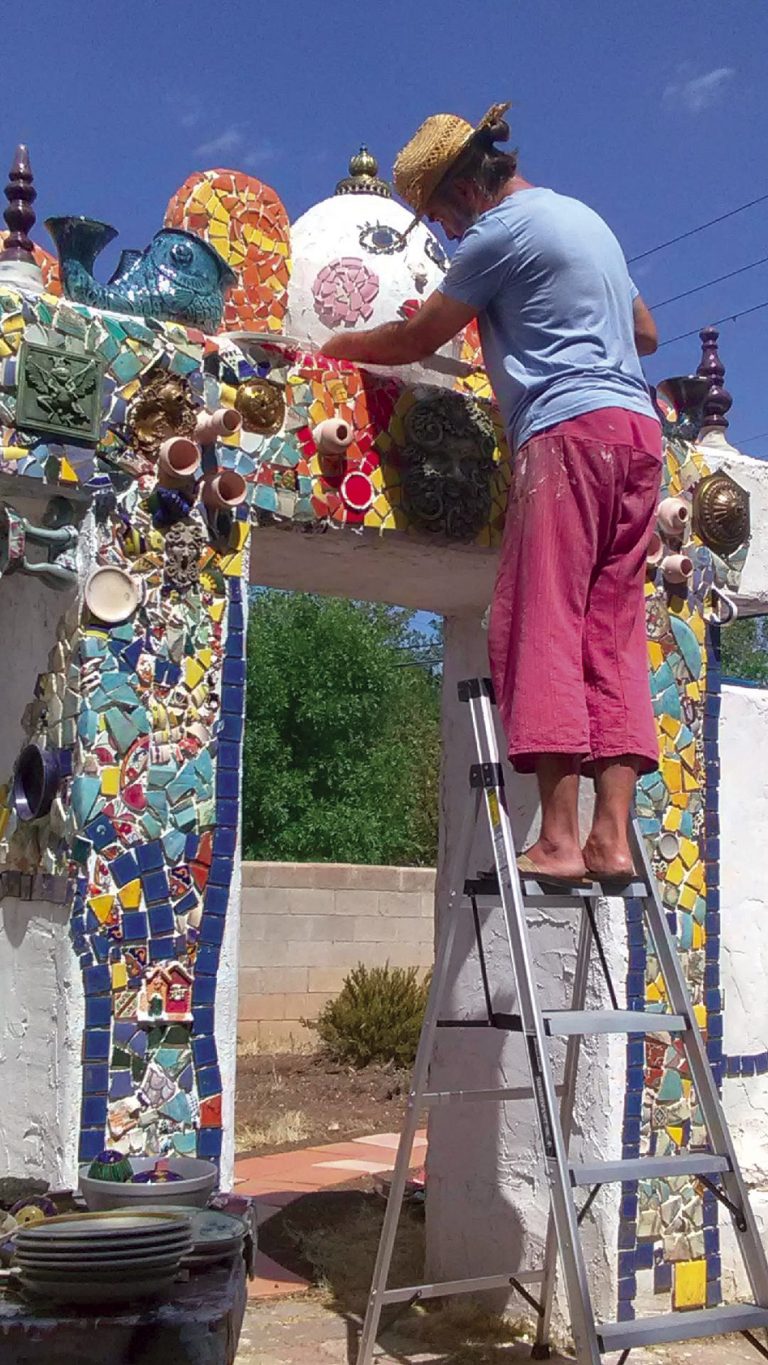 Владо и Даниела се завръщат от САЩ,  за да създадат своя рай в Ново село
