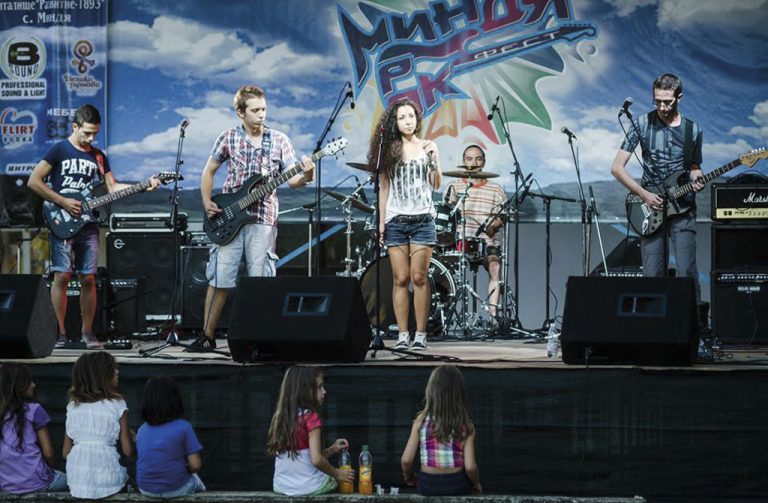Явлението “Миндя рок фест” – музика, приятелства, свобода, вече 15 години