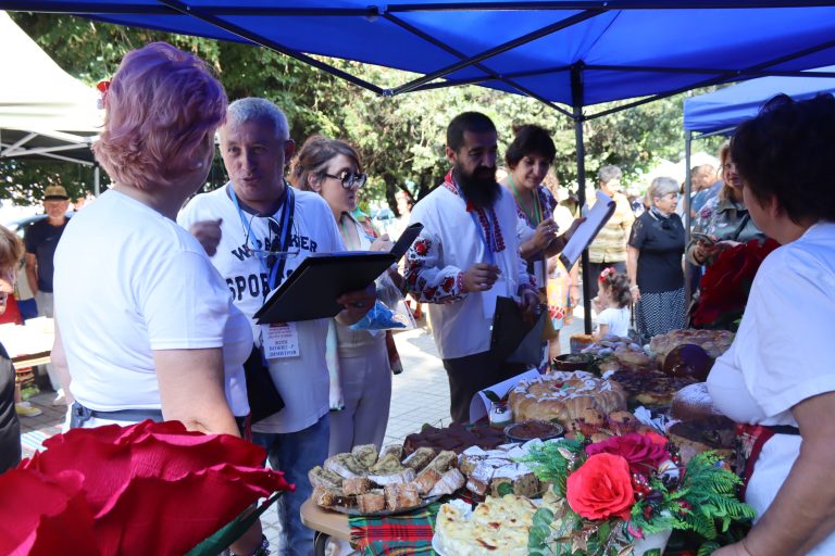 В тринадесетия фестивал „Пъстра трапеза“ кулинари от региона представиха 170 български гозби