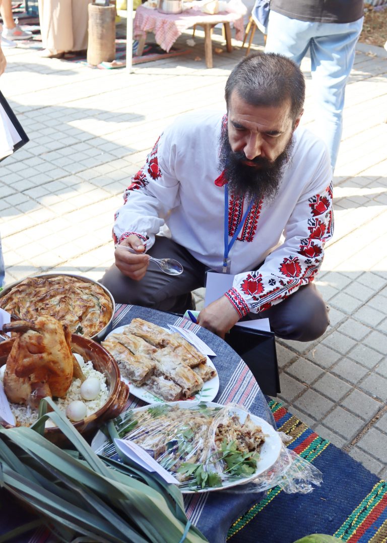 В тринадесетия фестивал „Пъстра трапеза“ кулинари от региона представиха 170 български гозби