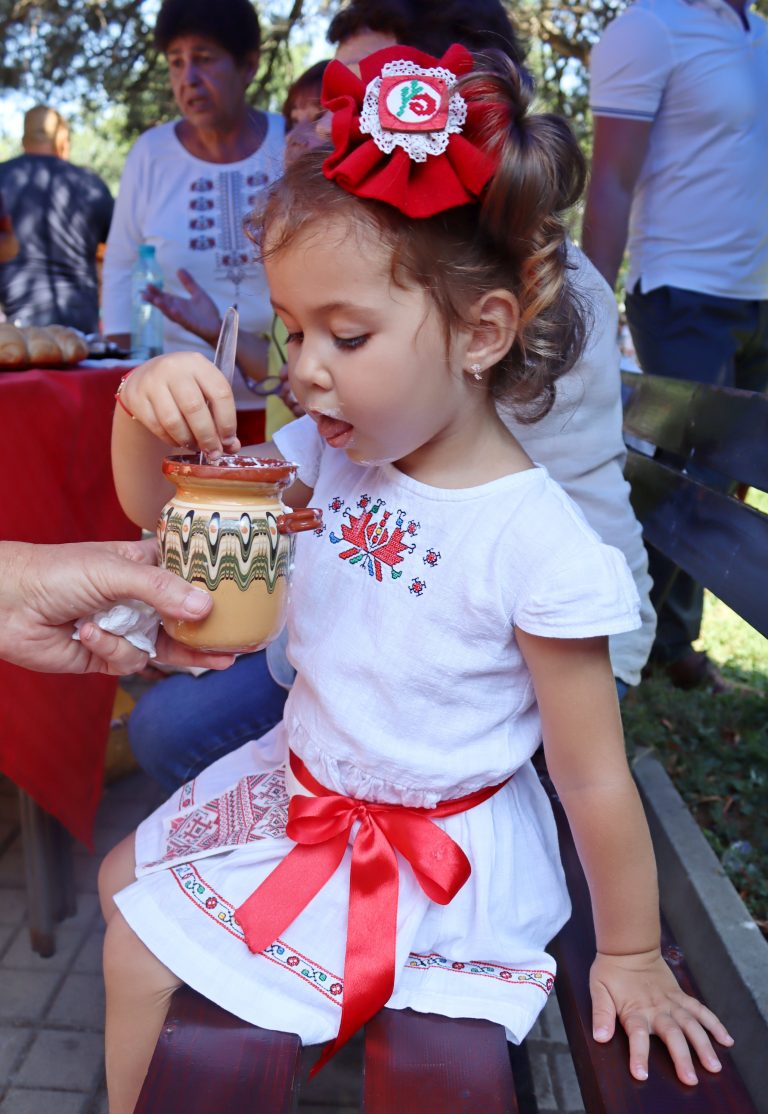 В тринадесетия фестивал „Пъстра трапеза“ кулинари от региона представиха 170 български гозби