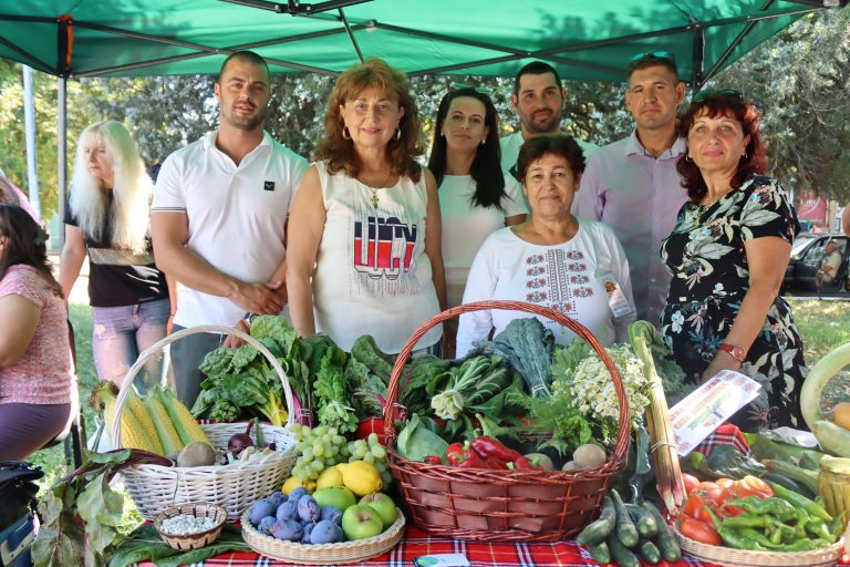 В тринадесетия фестивал „Пъстра трапеза“ кулинари от региона представиха 170 български гозби