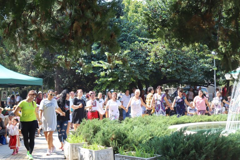 В тринадесетия фестивал „Пъстра трапеза“ кулинари от региона представиха 170 български гозби