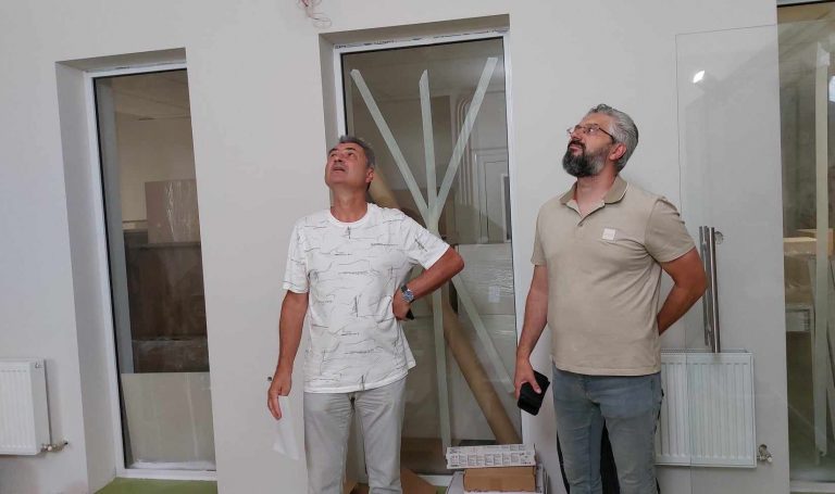 Десетки доброволци се включват в ремонта на детското отделение в МОБАЛ