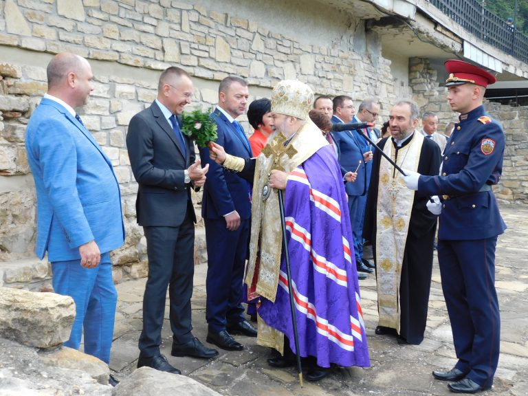 Велико Търново отбелязва 115 години Независимост на България (снимки)