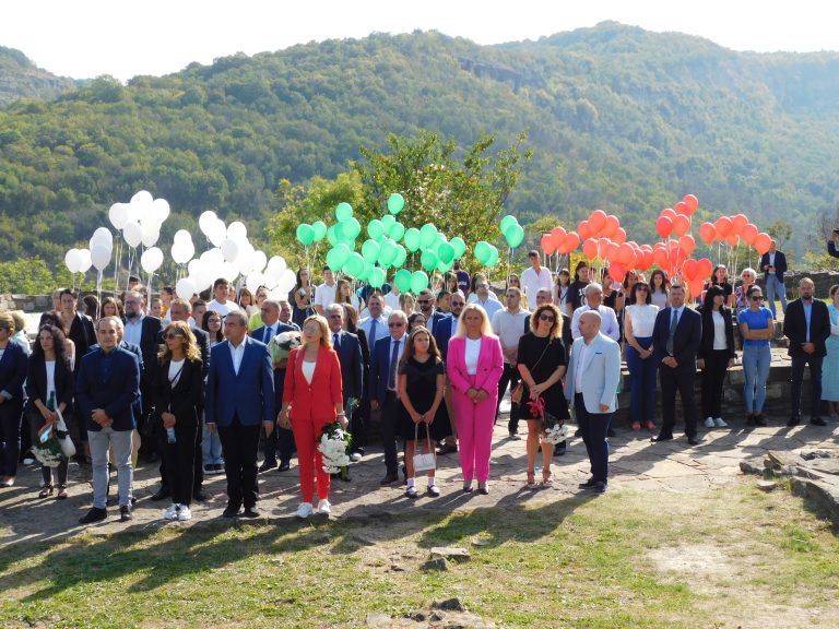 Велико Търново отбелязва 115 години Независимост на България (снимки)