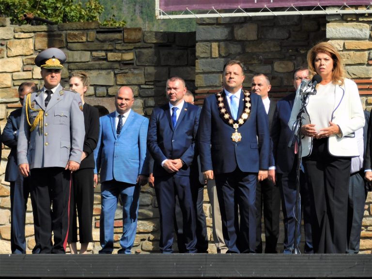 Велико Търново отбелязва 115 години Независимост на България (снимки)