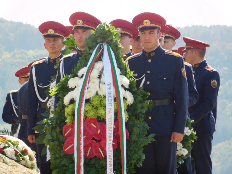 Велико Търново отбелязва 115 години Независимост на България (снимки)