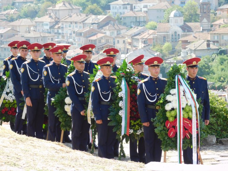 Велико Търново отбелязва 115 години Независимост на България (снимки)