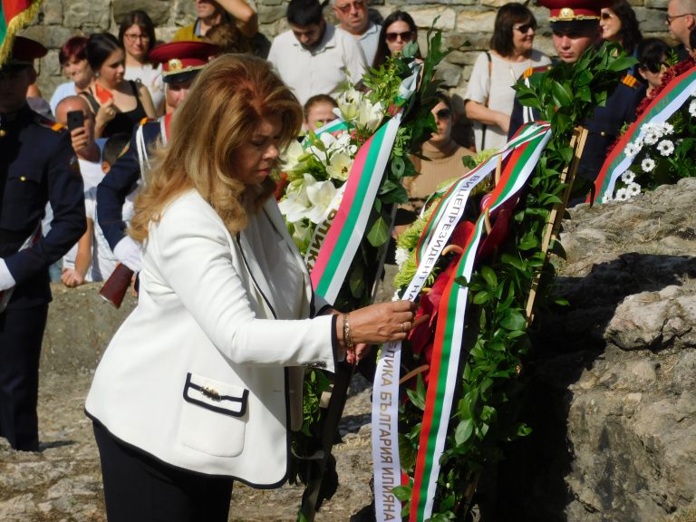 Велико Търново отбелязва 115 години Независимост на България (снимки)