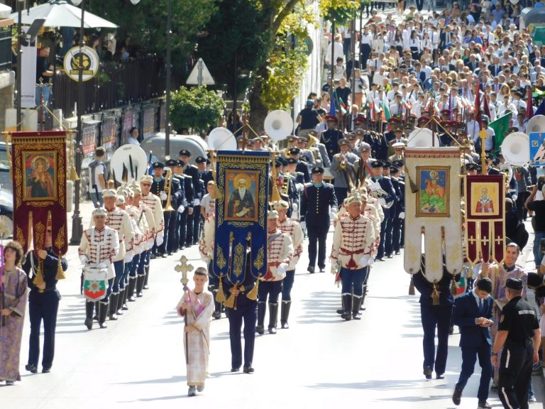 Велико Търново отбелязва 115 години Независимост на България (снимки)