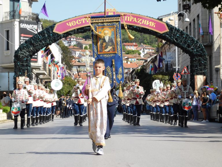 Велико Търново отбелязва 115 години Независимост на България (снимки)