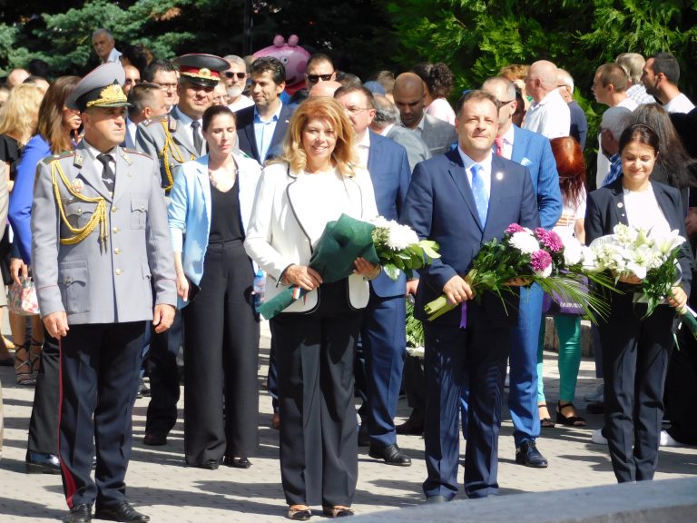 Велико Търново отбелязва 115 години Независимост на България (снимки)