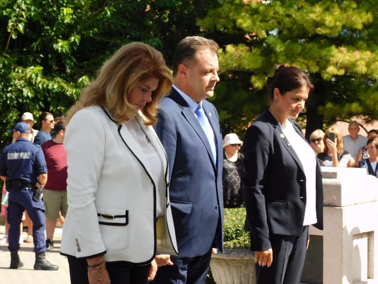 Велико Търново отбелязва 115 години Независимост на България (снимки)