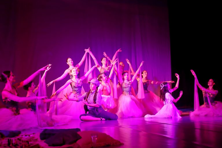 Прекрасен спектакъл представиха на лясковска сцена децата от търновския „Вирджиния Балет“