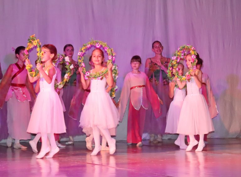 Прекрасен спектакъл представиха на лясковска сцена децата от търновския „Вирджиния Балет“