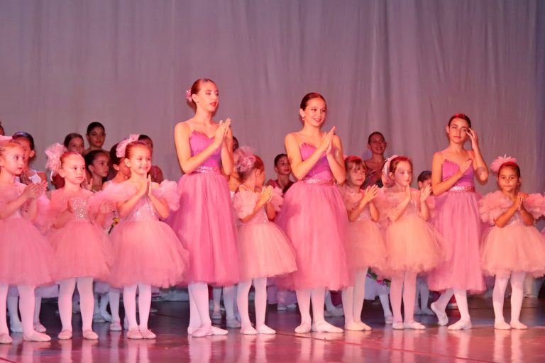 Прекрасен спектакъл представиха на лясковска сцена децата от търновския „Вирджиния Балет“