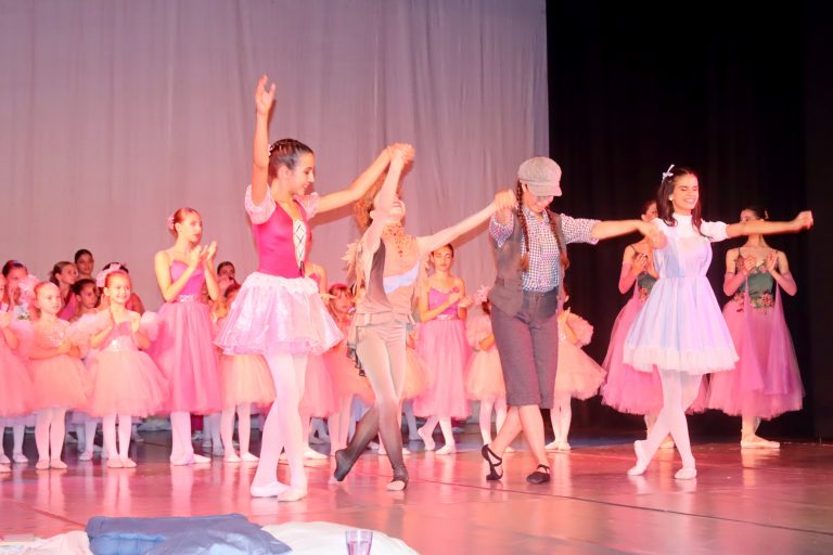 Прекрасен спектакъл представиха на лясковска сцена децата от търновския „Вирджиния Балет“