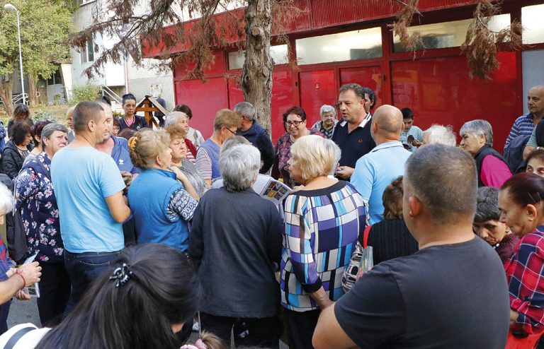 Жителите на кв. “Чолаковци”: “Кметът трябва да решава проблеми, не само да ги констатира”