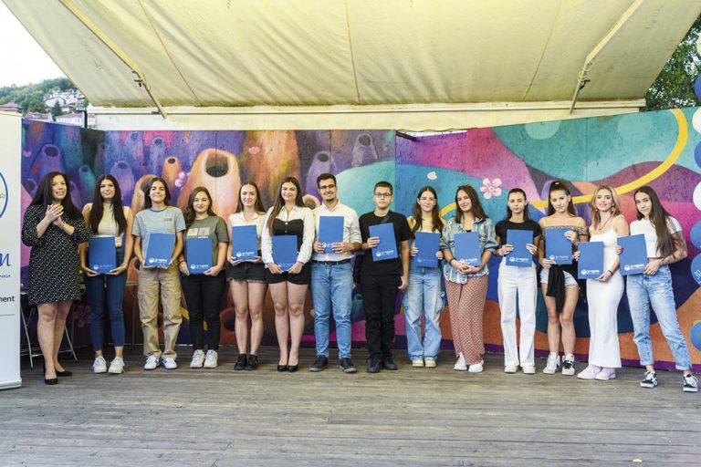 Училища Европа – Велико Търново отпразнуваха 30 години  европейско обучение за всички