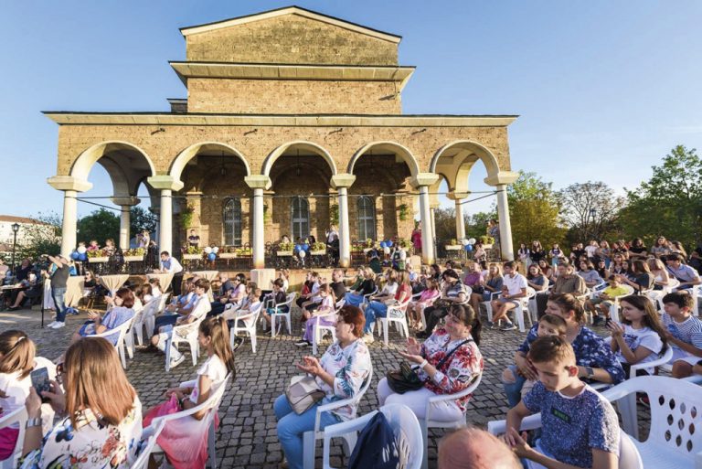 Училища Европа – Велико Търново отпразнуваха 30 години  европейско обучение за всички