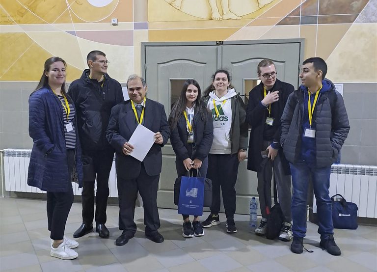 Общество | Студенти от ВТУ с медали от националната олимпиада по компютърна математика