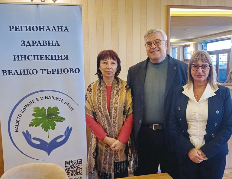 Общество | Обучаваха медицински специалисти  на семинар в Арбанаси