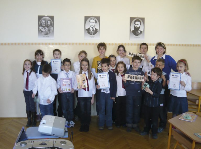 Цанка Маринова сбъдва детската си мечта и  вече четири десетилетия работи като учител