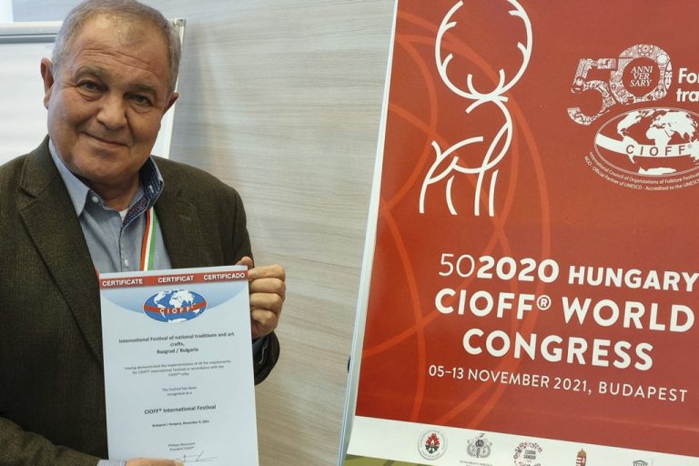 Емил Павлов – влюбеният във фолклора, който популяризира Търново