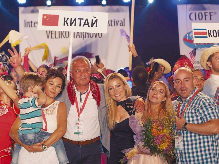 Общество | Емил Павлов – влюбеният във фолклора, който популяризира Търново