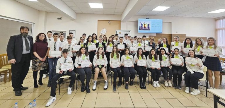 Общество | Гвардейският отряд на Гимназията по туризъм премина обучение за личностно израстване