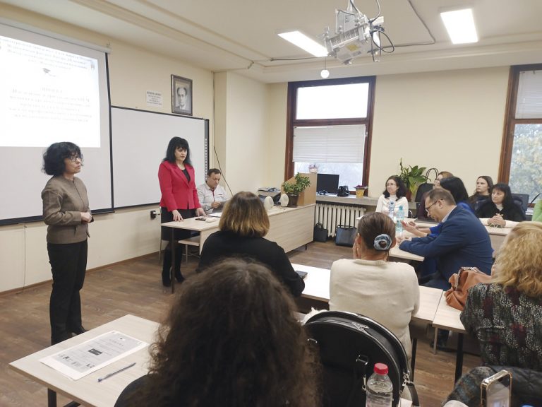 Общество | STEM подхода в обучението обсъдиха педагози във ВТУ