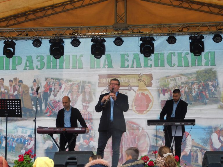 Празникът на еленския бут отново събра хиляди гости