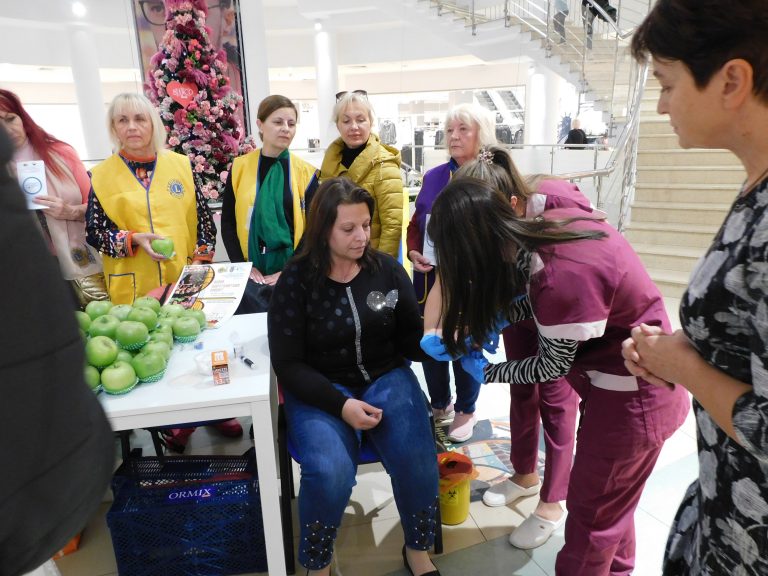 Безплатно измерване на кръвната захар в Мол Велико Търново