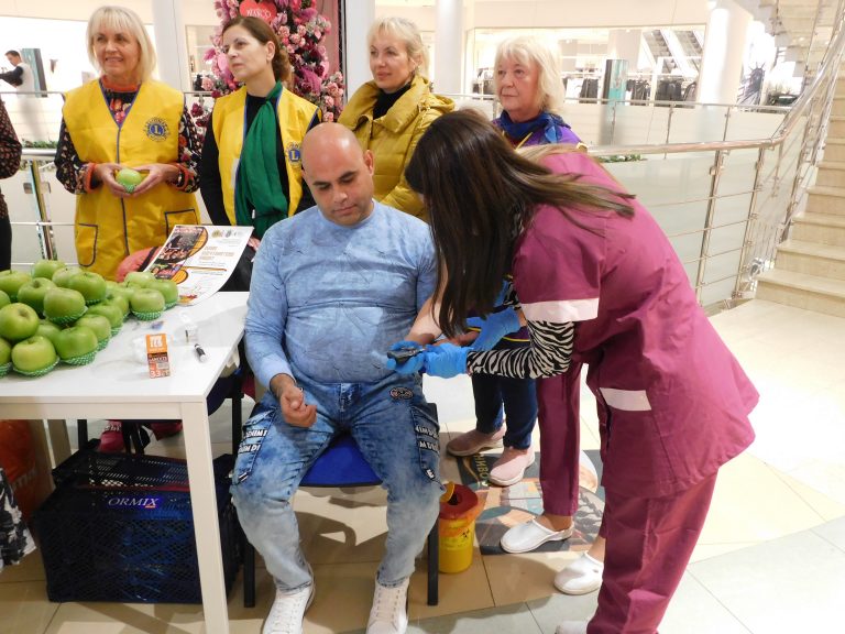 Безплатно измерване на кръвната захар в Мол Велико Търново