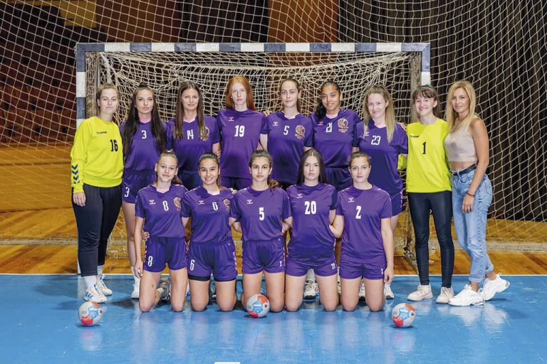 19-годишните хандбалистки на финали за Купата на България