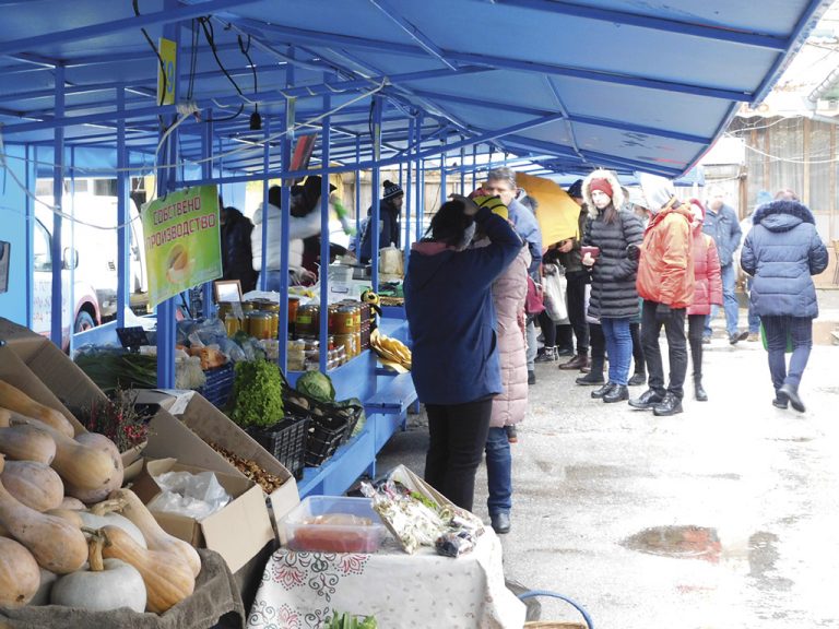 Фермерският  пазар събира великотърновци и за Коледа