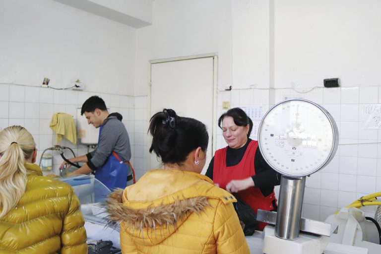 10 лв. цената  на живия шаран  на Никулден