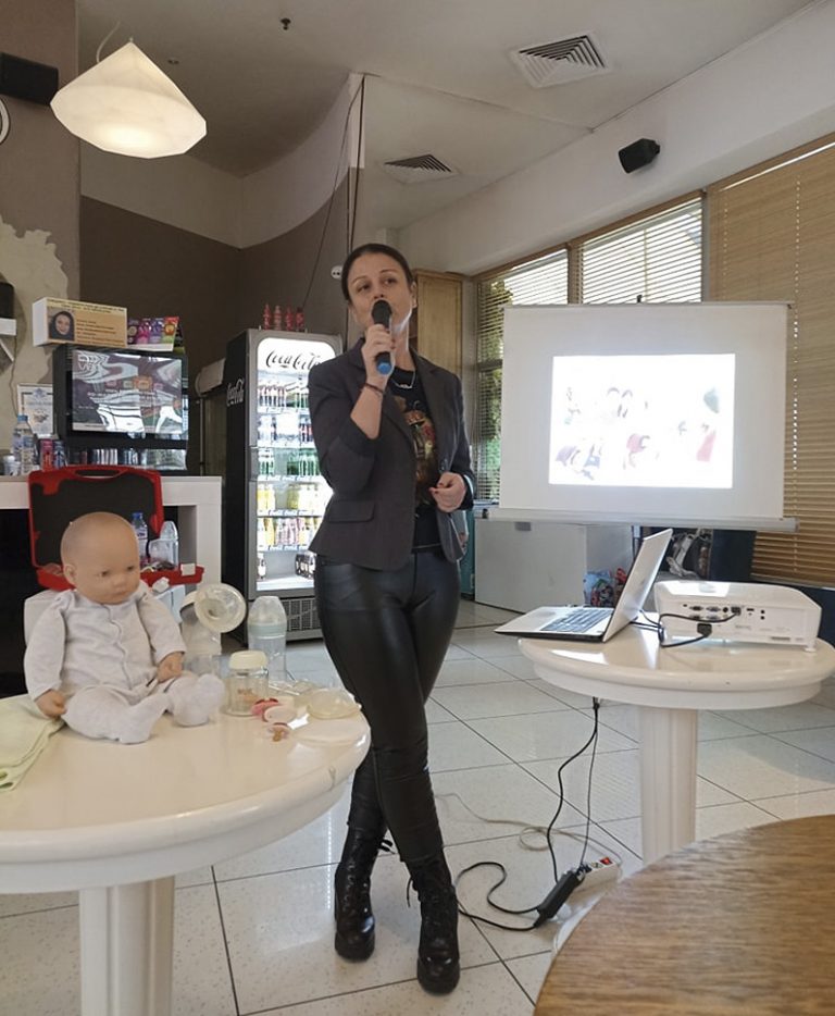 Общество | Бъдещи майки и татковци участваха в тренинг на  тема “Бременност и хранене”