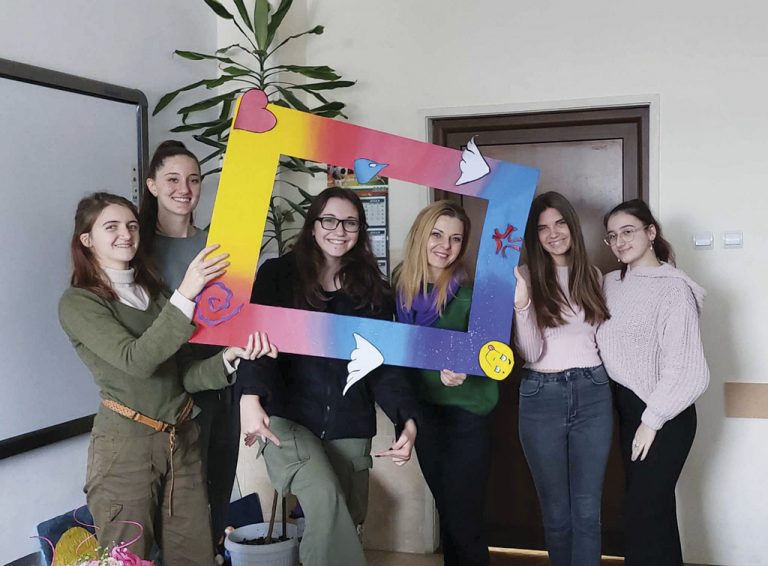 Великотърновско училище работи по  проект “Грижовните мъже в действие”