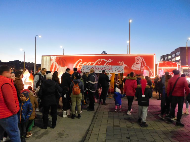 Стотици великотърновчета зарадва Коледното градче на Кока-Кола