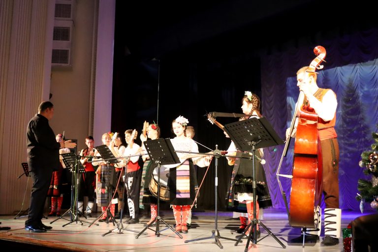 Поредица от празнични прояви имаше в Лясковец и в селата на общината за Коледно-новогодишните празници