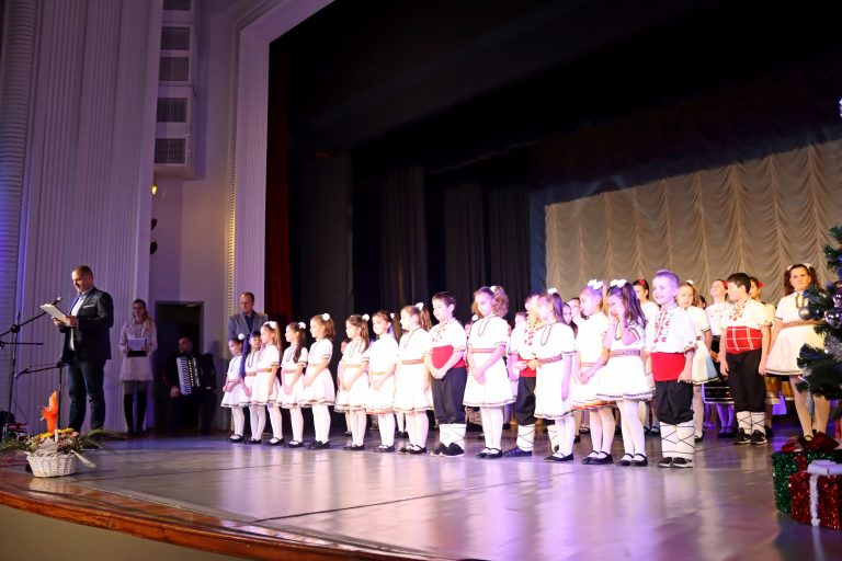Поредица от празнични прояви имаше в Лясковец и в селата на общината за Коледно-новогодишните празници