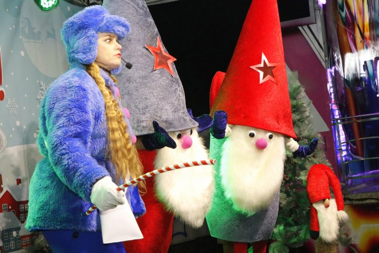 Стотици присъстваха на запалването на  Коледните светлини във Велико Търново