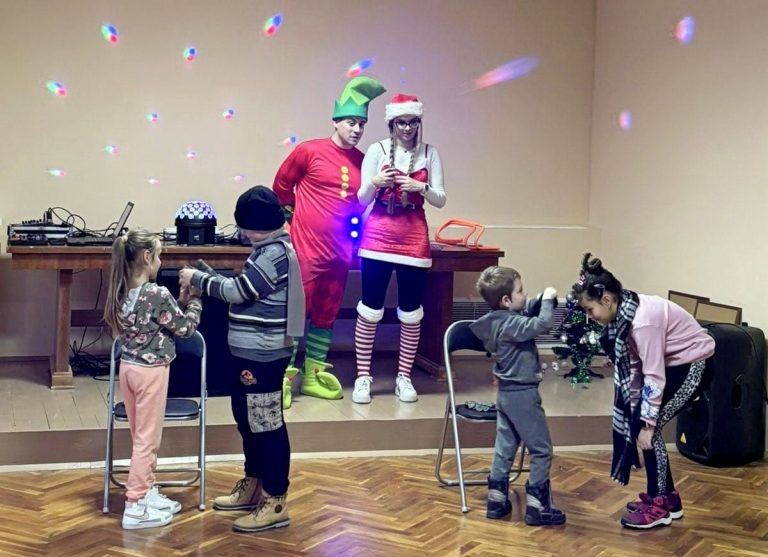 Поредица от празнични прояви имаше в Лясковец и в селата на общината за Коледно-новогодишните празници