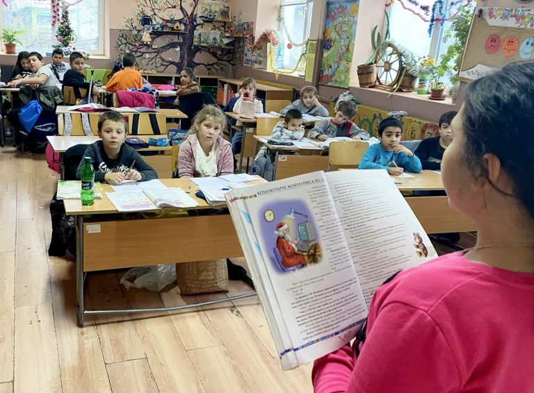 Поредица от празнични прояви имаше в Лясковец и в селата на общината за Коледно-новогодишните празници